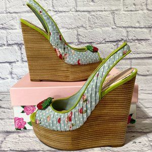NEW Women's CECE LAMOUR High WEDGE Sandals 8M Blue Floral STRAWBERRY Fabric $149